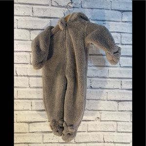 Carter’s bear bunting 🐻